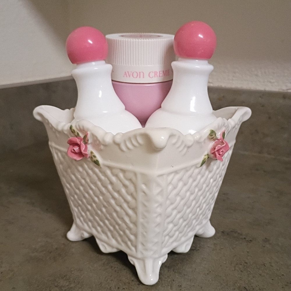 SOLDVintage Bloom Rose Cottage Vanity Basket Set Avon Wild Rose Display  S​